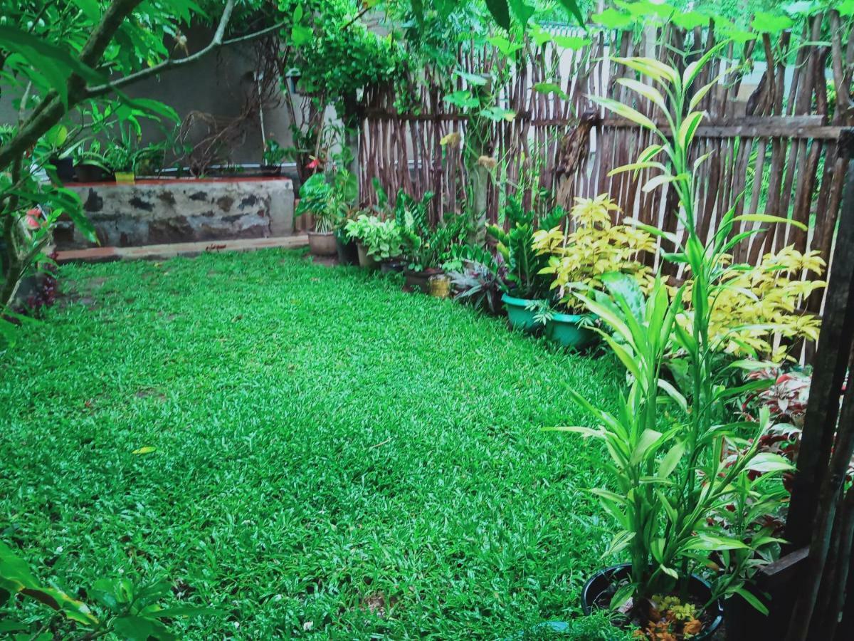 Nethmi Homestay & Restaurant Tangalle Kültér fotó